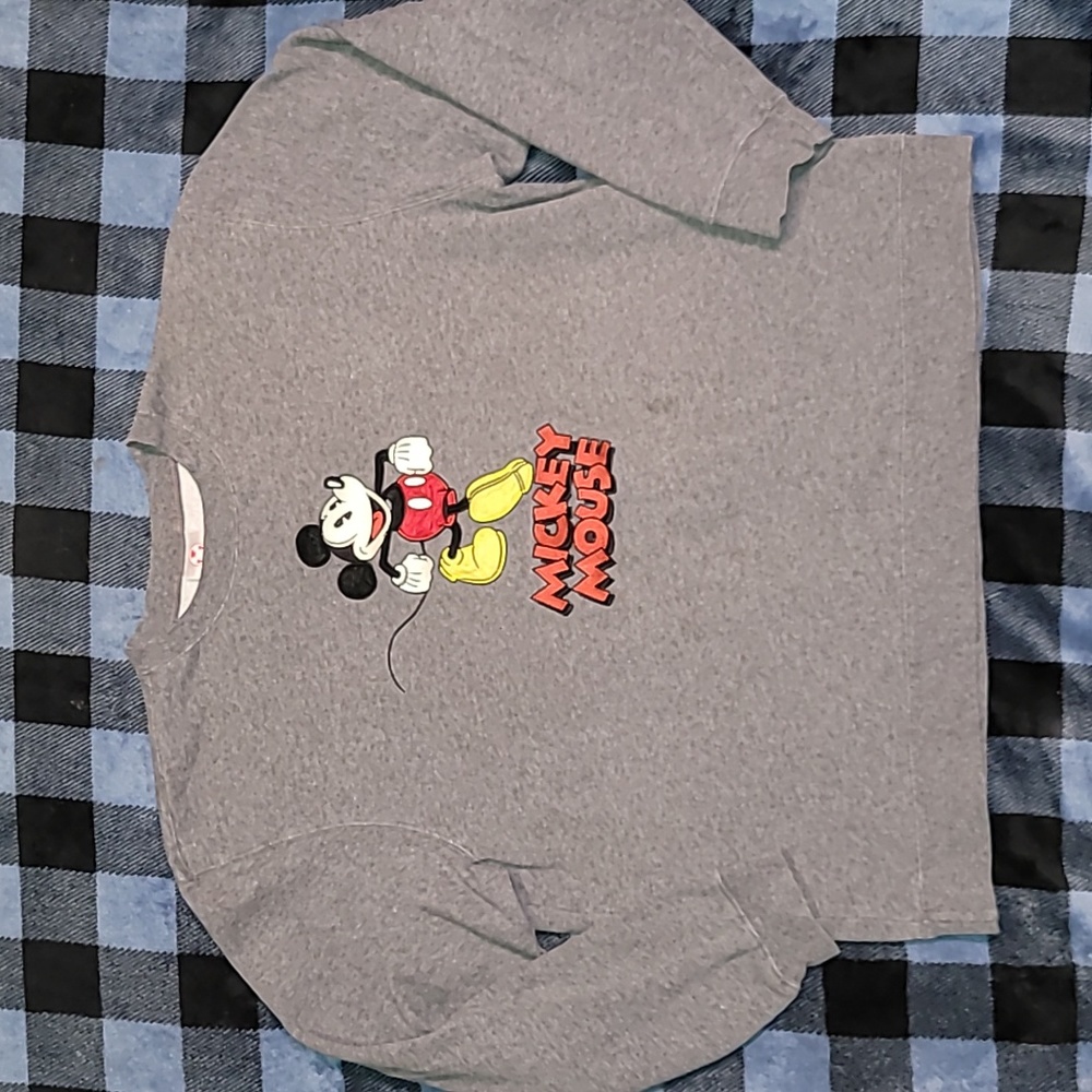 Y2k. Disney Store. Mickey Mouse. Pullover crewneck. Embroidered. Size Large.